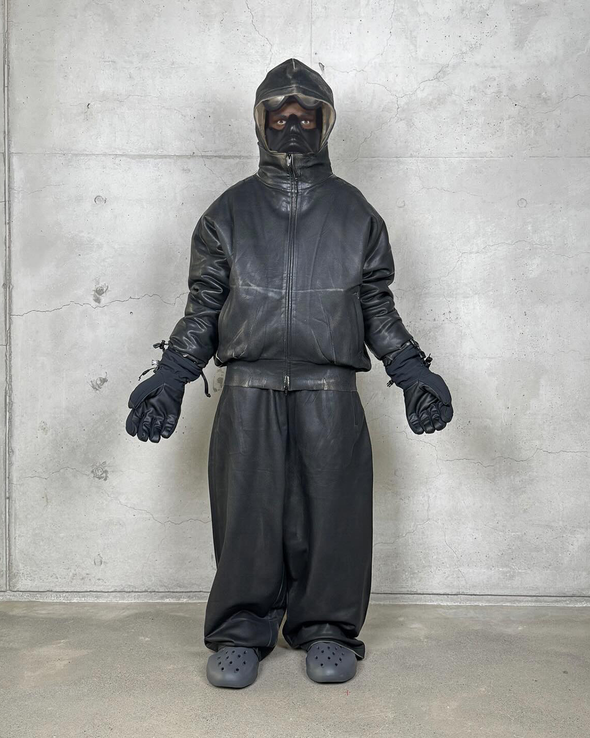 COATED ZIP-UP HOODIE (BLACK)