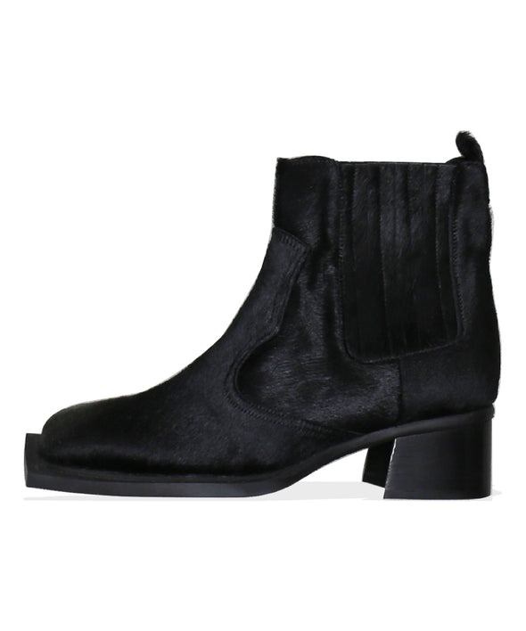 SQUARE TOE ANKLE BOOTS (BLACK COW)