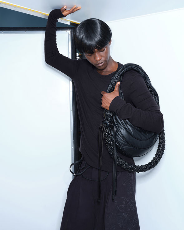 KNITTED LONG SLEEVE (BLACK)