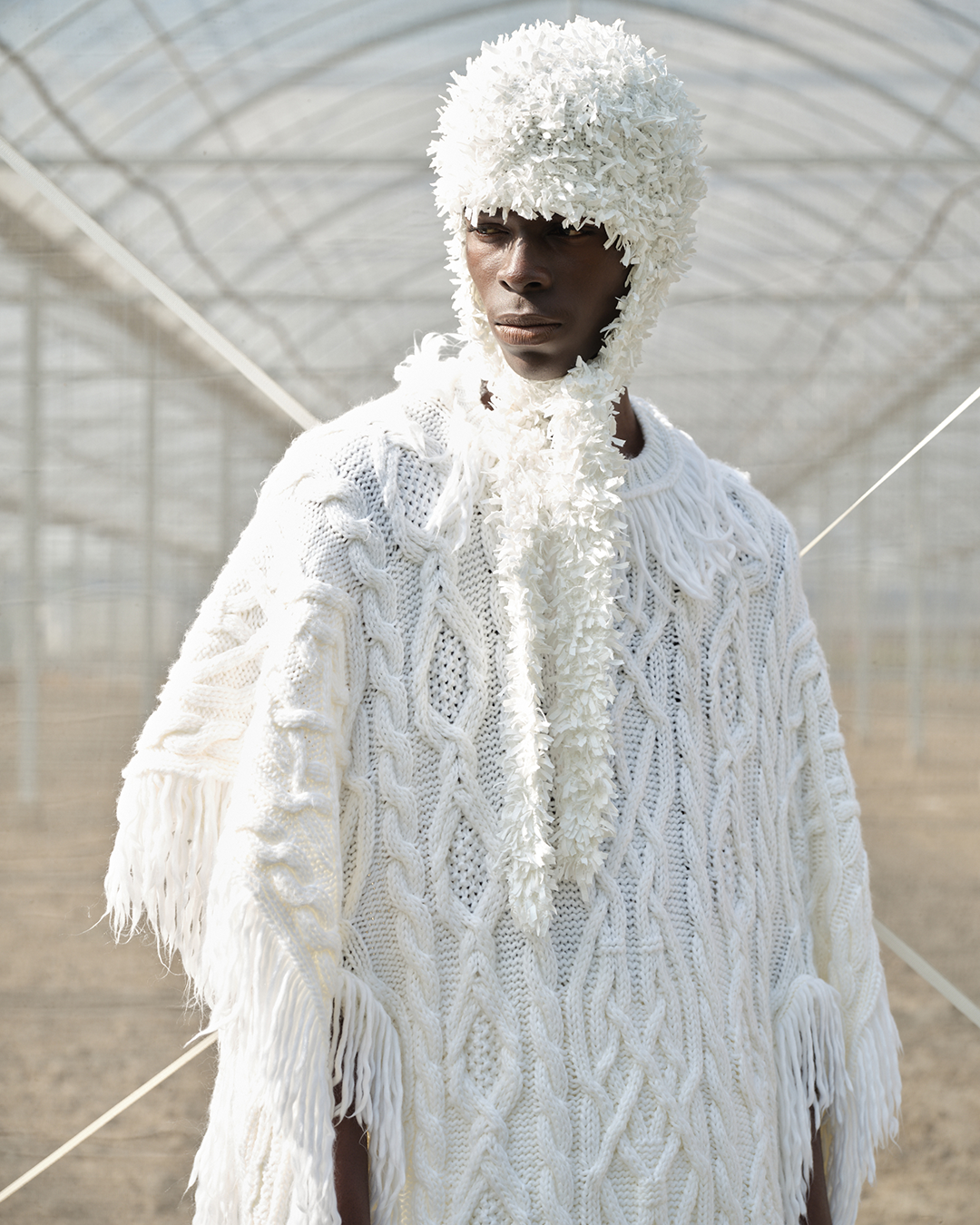 NUTEMPEROR - PONCHO SWEATER (WHITE) | RADD LOUNGE NUTEMPEROR - PONCHO SWEATER (WHITE) | RADD LOUNGE