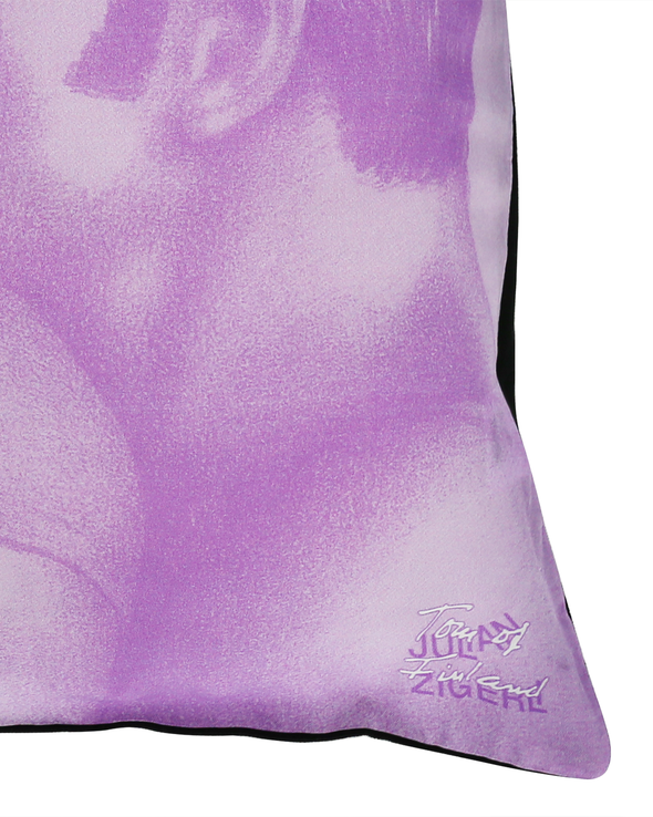 KISSING PILLOW (PURPLE/BLACK)