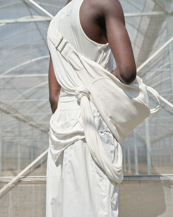 EMBROIDERED SHOULDER BAG (WHITE)