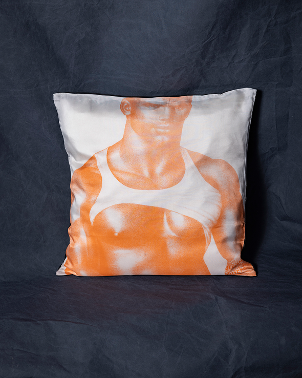 CHEST PILLOW (ORANGE/BLACK)