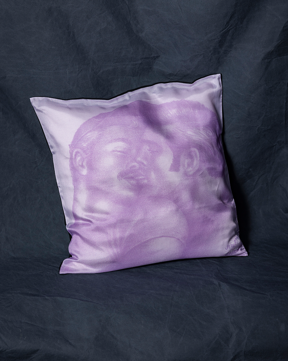 KISSING PILLOW (PURPLE/BLACK)