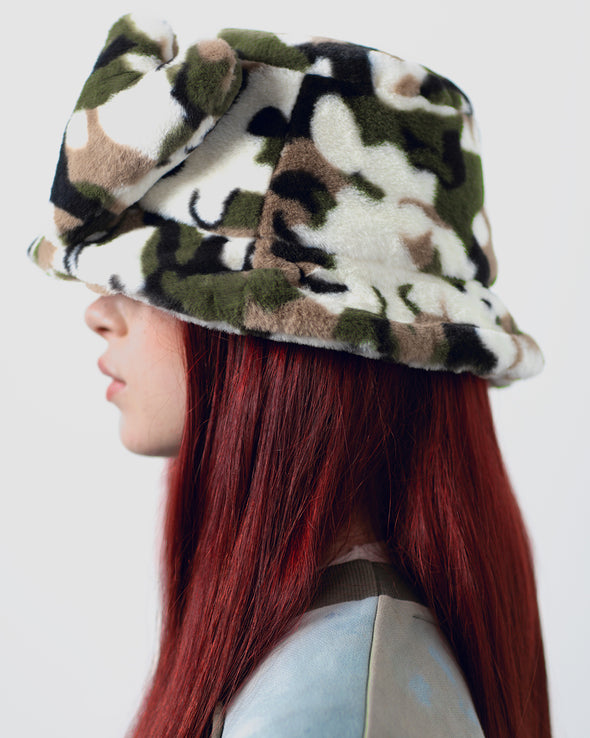 HEATHER BRENNAN EVANS / HEATHER BRENNAN EVANS - EARTH HAT WITH BROACH+KEYCHAIN ​​(WHITE CAMO)