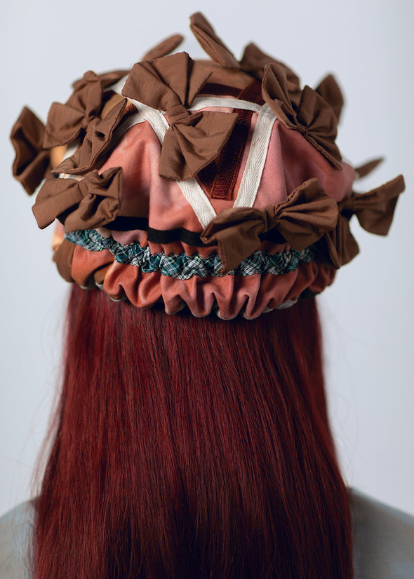HEATHER BRENNAN EVANS - MOP BERET WITH BOWS (BROWN)