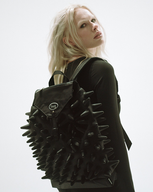 CLASSIC BLACK SPIKE RUCKSACK (BLACK)